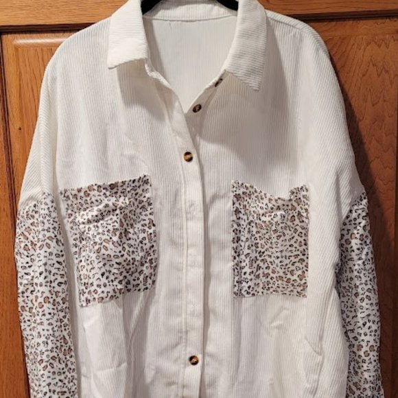 Tops - Button Shirt with Pockets